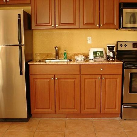 Away Inn Lauderdale-by-the-Sea Номер фото