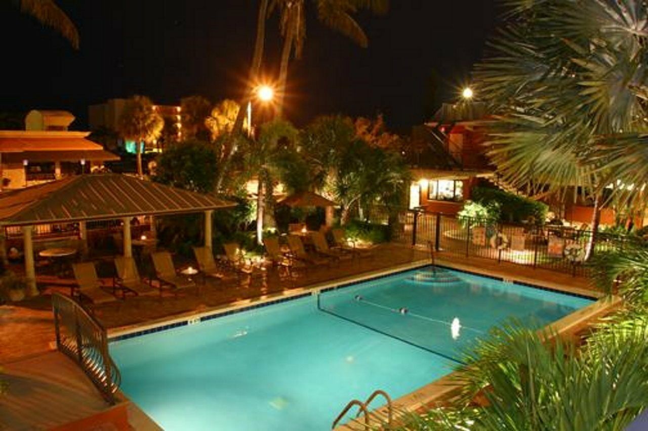 Away Inn Lauderdale-by-the-Sea Екстер'єр фото